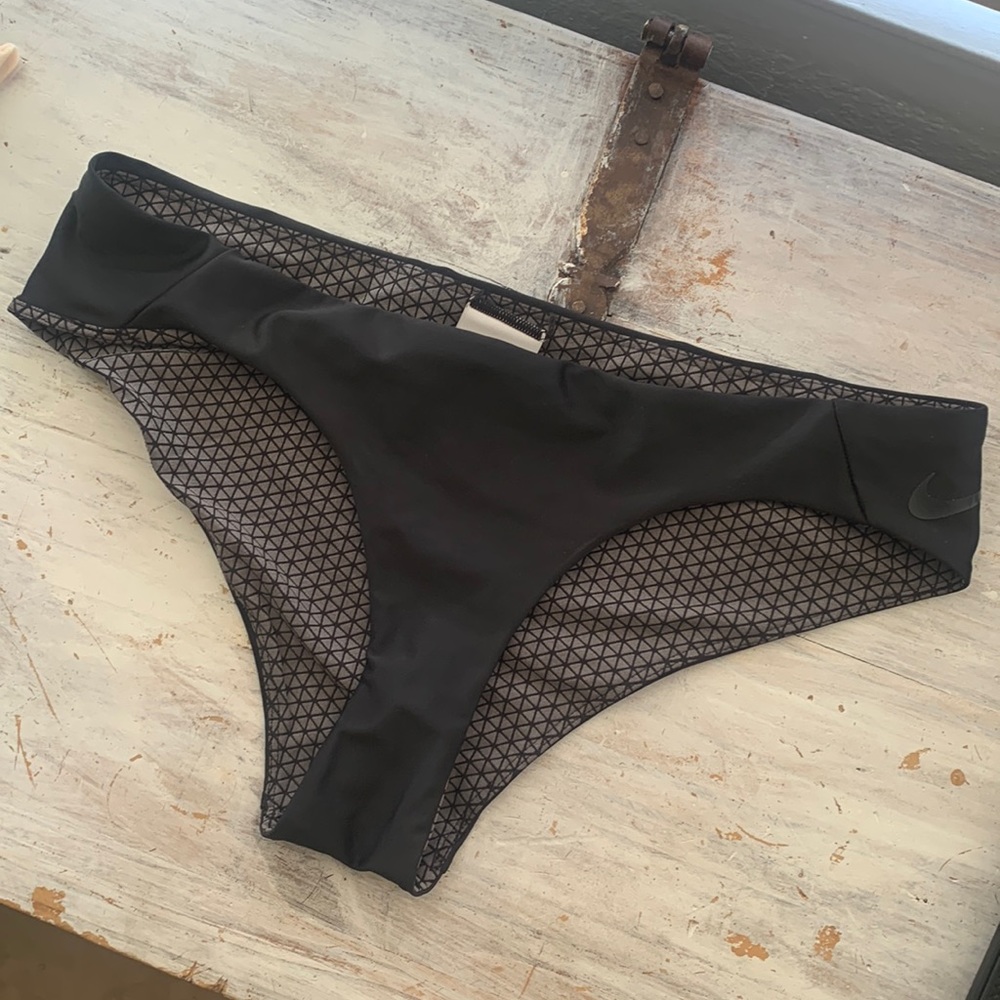 Nike Women's Hydralock Fusion Scoop Bikini Bottom